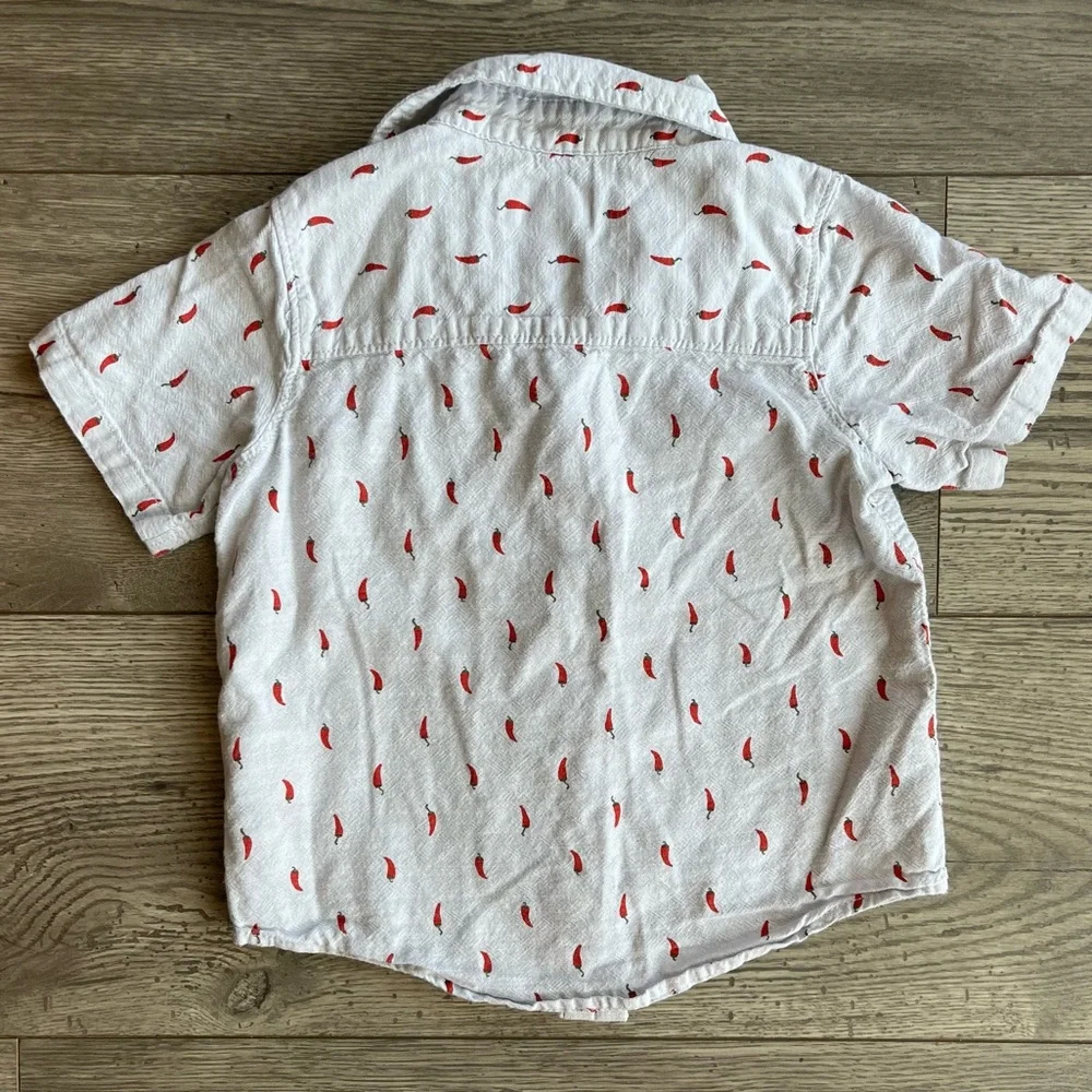 Old Navy Toddler Boy Short Sleeve Button Down Shirt Hot Peppers 2T Gray & Red